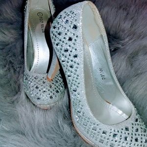 Silver Rhinestone Crystal diamond pumps